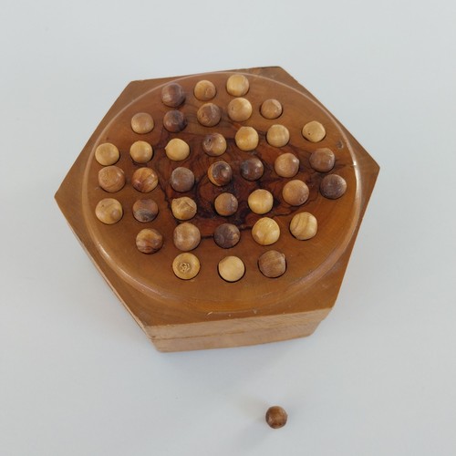 Ancien jeu solitaire artisanal - jeu,