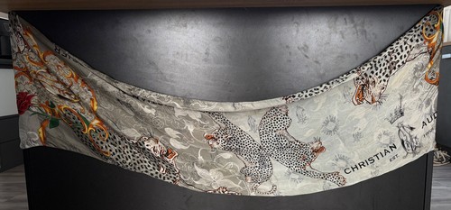 Magnifique foulard christian - magnifique,