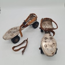 Patins à roulettes ancien
