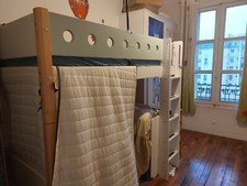 lit mezzanine enfant blanc/vert. Marque FLEXA. Bon état.