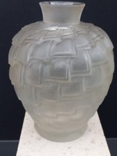 Vase ART DECO Décor en hélice Géométrique Aspect Givré