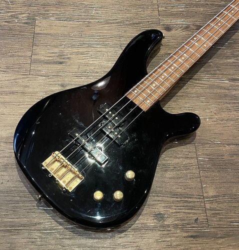 Guitare basse électrique