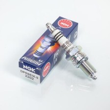 Bougie d'allumage NGK pour Moto Suzuki 650 LS Savage 1986 à 2000 Neuf