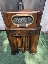 ART DECO RCA 1940 CONSOLE TUBE RADIO "RACE TRACK " 19K 