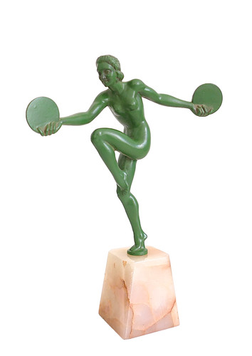 Statue sculpture bronze