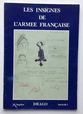 LIVRE INSIGNES MILITAIRES -