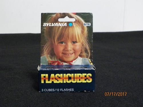 Vtg sylvania flashcubes blue - vtg,