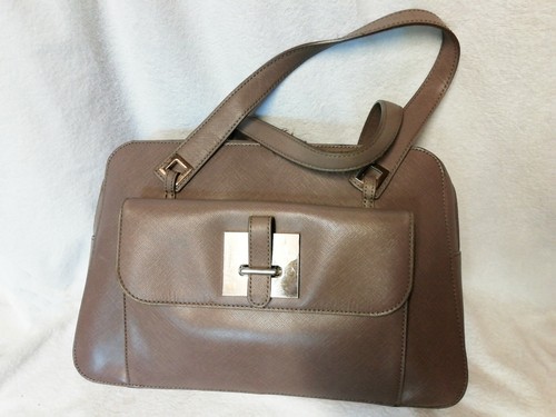 Chic sac main cuir - en,
