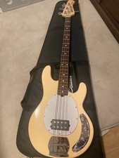 Guitare basse vintage crème /