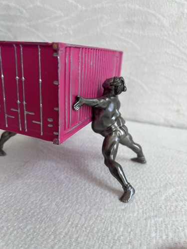 Sculpture takes two - sculpture, it