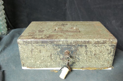 Coffre fort portable ancien - coffre,