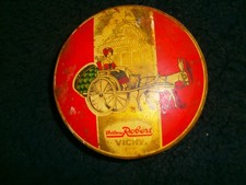 ancienne boite en métal VICHY CHÂTEAU ROBERT très bon état Art Déco