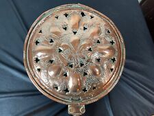 Copper basin bed heater - 18th century fleur de lis