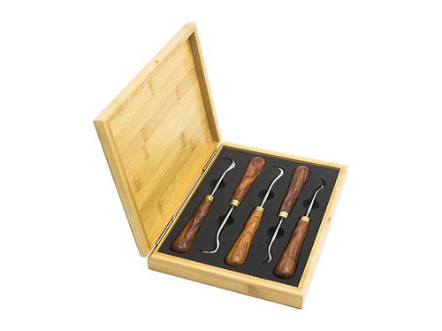 Ensemble gouges à - de,