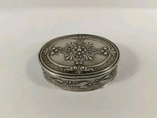 Boite. Pilulier ovale