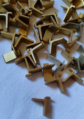 Taquets aluminium doré - 64,