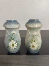 A99- Paire de vases anciens en