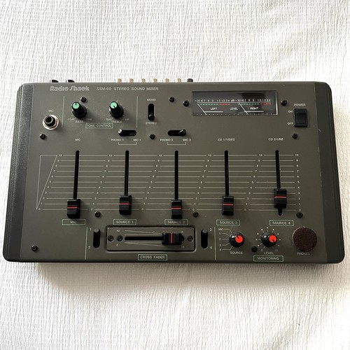 Vintage radio shack - radio,