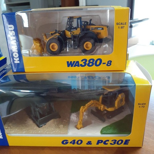 Komatsu official diecast model - komatsu,