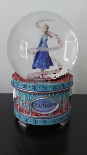 Snow globe musicale reine des - globe,