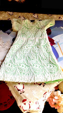robe blanc vert poupee mince