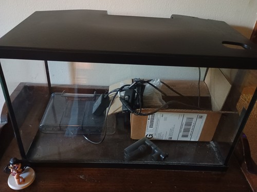 20x12x10 Aquarium w/25 Watt