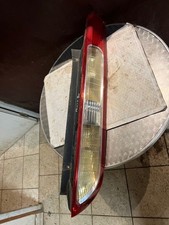 Feu arriere principal droit