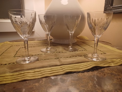 Verres vins val saint - à,