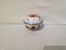 Petite bonbonnière en porcelaine "La couleuvre" à décor de fleurs - XXe