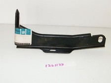 Support De Montage Inférieur Du Panneau Avant 1980 1981 Buick Skylark 1261133