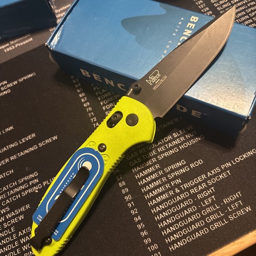 Benchmade griptilian 551 neon - griptilian,