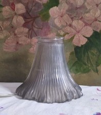 ANCIENNE TULIPE EN VERRE