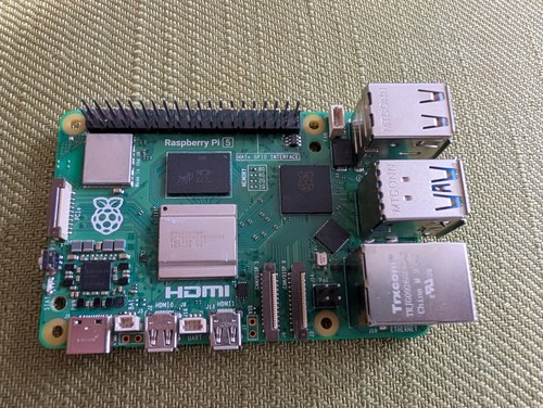 Raspberry 8gb pour - 5,
