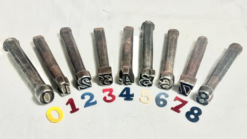 Insignes chiffre modèle 1871 - insignes,