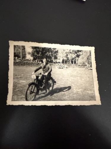 Photo moto ancienne - photo,