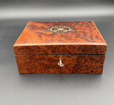 Grande boîte ancienne en