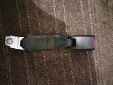 Attache ceinture coffre Mazda