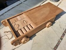 Ancien jouet chariot  jeu construction créatif en bois divers formes géométrique