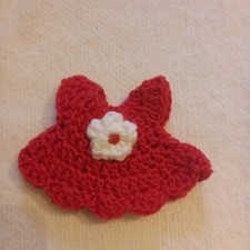 Mini robe fuschia au crochet