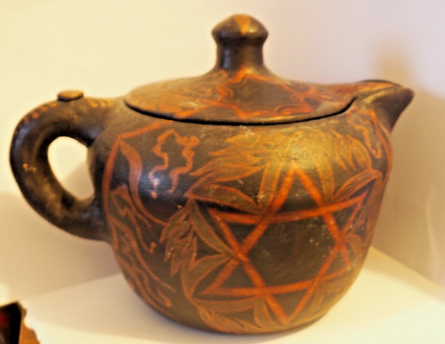 Théière ancienne artisanat