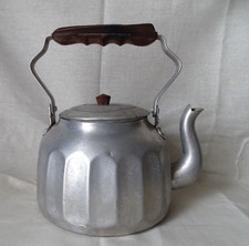 Bouilloire ancienne , alu 