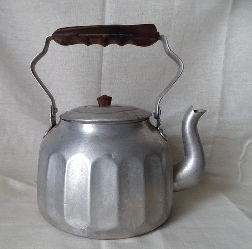 Bouilloire ancienne alu - bouilloire,