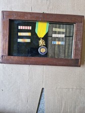 Médailles Et Barrettes