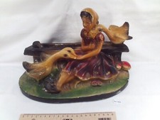 Jeune fille aux oies en céramique peinte  1930 made in Belgique  (DC75)