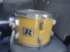 Jeu de batterie Pearl Roger Remo utilisé avec matériel rouillé