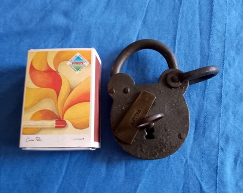 Ancien gros cadenas marque - gros,