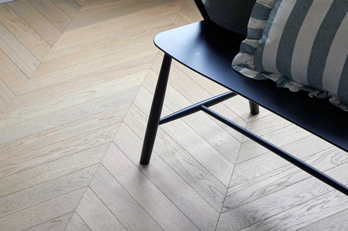 Parquet massif point de - ,