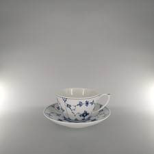 Royal Copenhagen Blue Fluted Plain Cup and Saucer (25 cl) - #087/088-aa