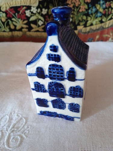 Petite maison poivrière - maison,