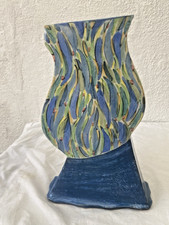 Vase en forme de LYRE peint à